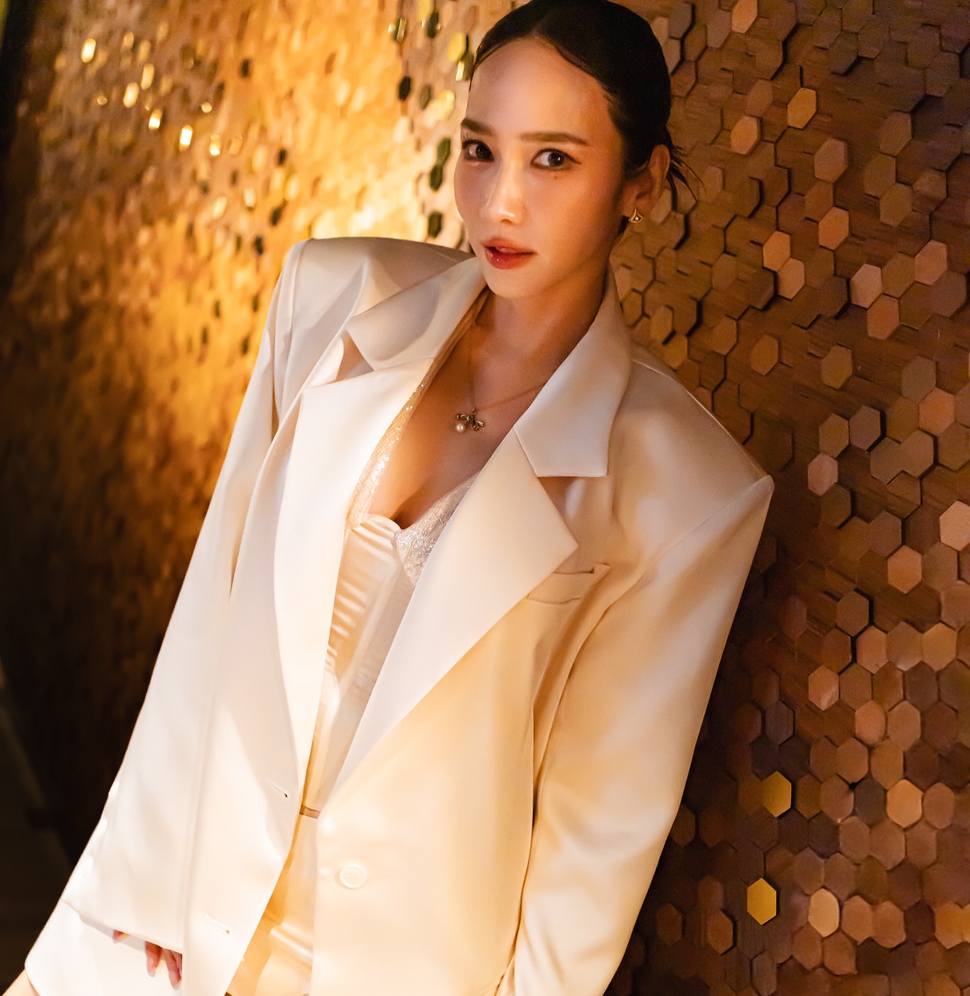 อั้ม - พัชราภา ไชยเชื้อ