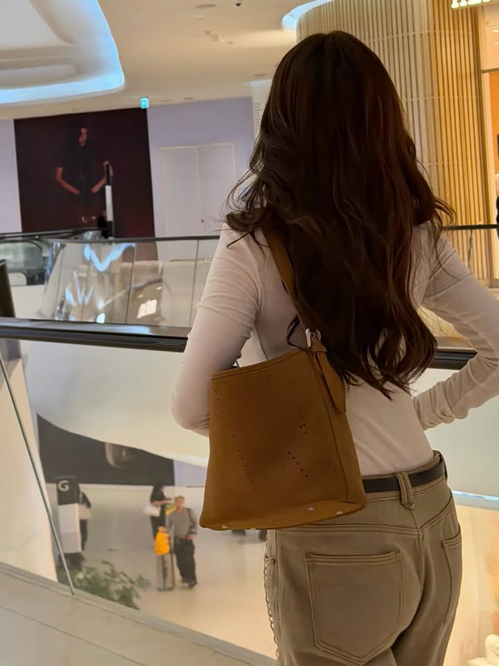 อั้ม - พัชราภา ไชยเชื้อ