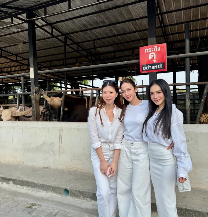 อั้ม - พัชราภา ไชยเชื้อ