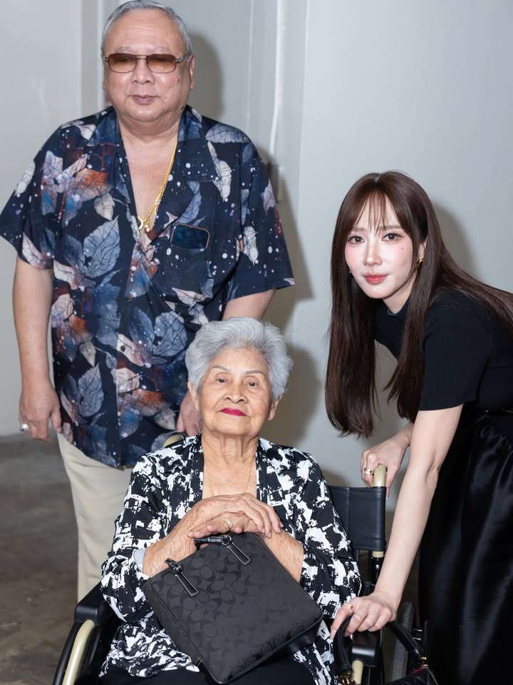 อั้ม - พัชราภา ไชยเชื้อ