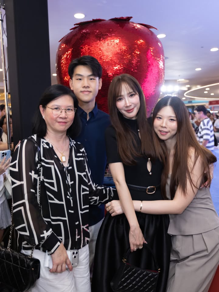 อั้ม - พัชราภา ไชยเชื้อ