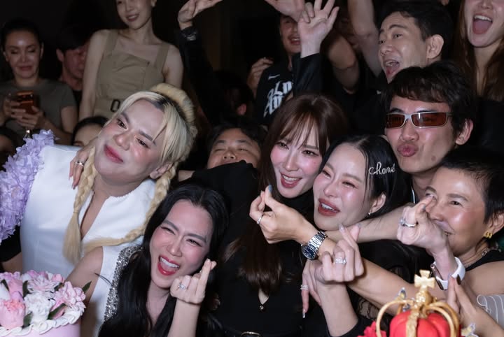 อั้ม - พัชราภา ไชยเชื้อ