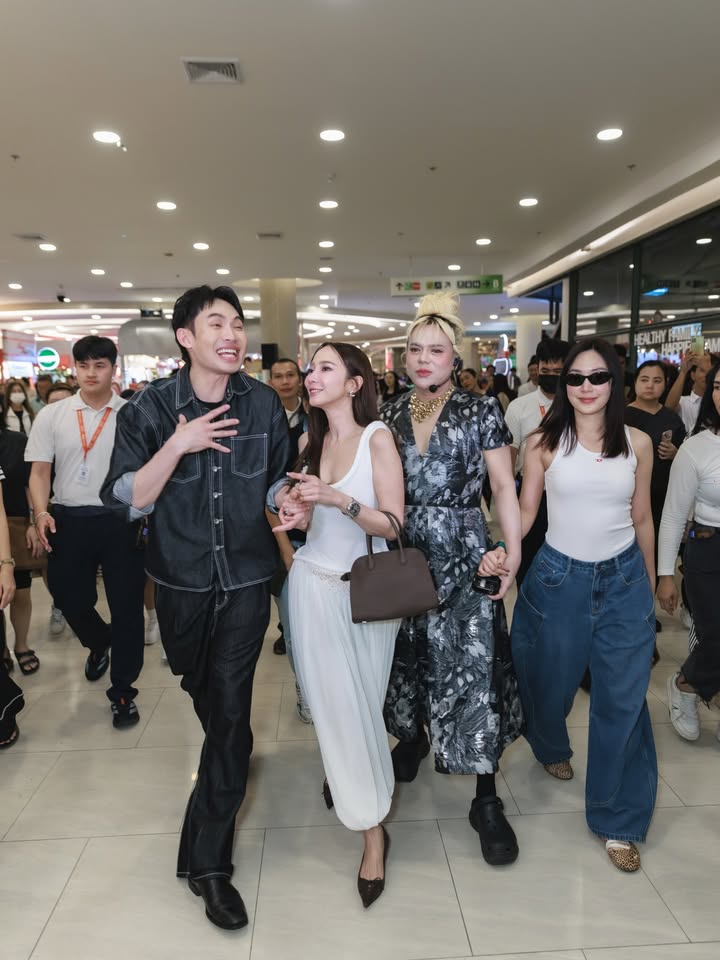 อั้ม - พัชราภา ไชยเชื้อ