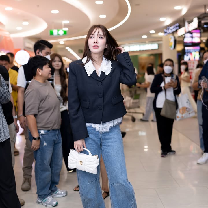 อั้ม - พัชราภา ไชยเชื้อ