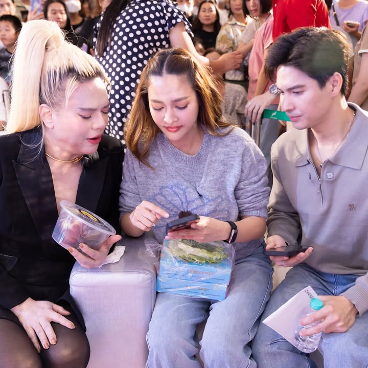 อั้ม - พัชราภา ไชยเชื้อ