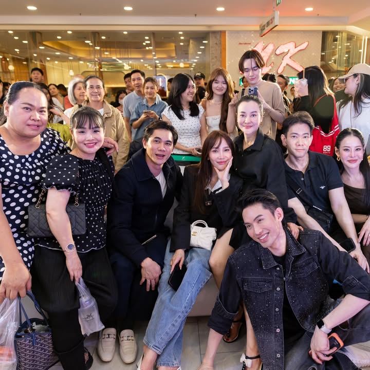 อั้ม - พัชราภา ไชยเชื้อ