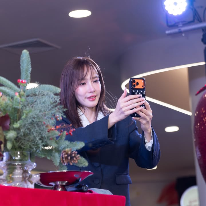 อั้ม - พัชราภา ไชยเชื้อ