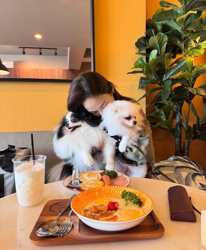 อั้ม - พัชราภา ไชยเชื้อ