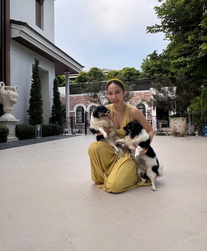 อั้ม - พัชราภา ไชยเชื้อ