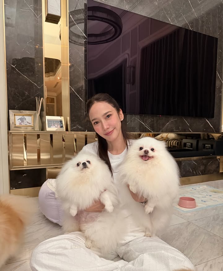 อั้ม - พัชราภา ไชยเชื้อ