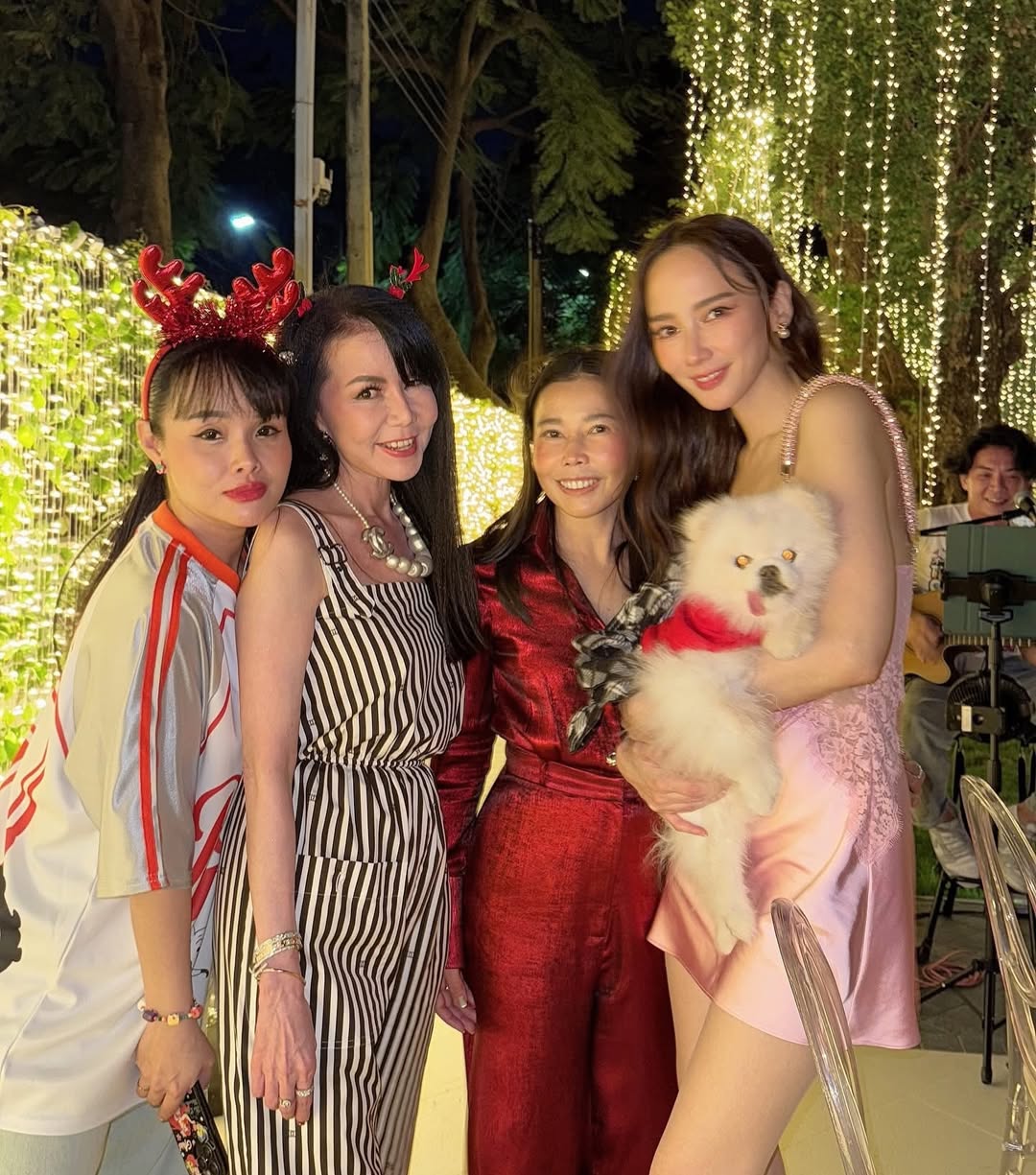 อั้ม - พัชราภา ไชยเชื้อ