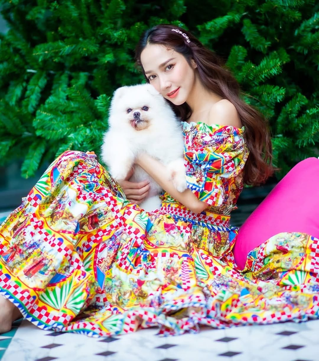 อั้ม - พัชราภา ไชยเชื้อ