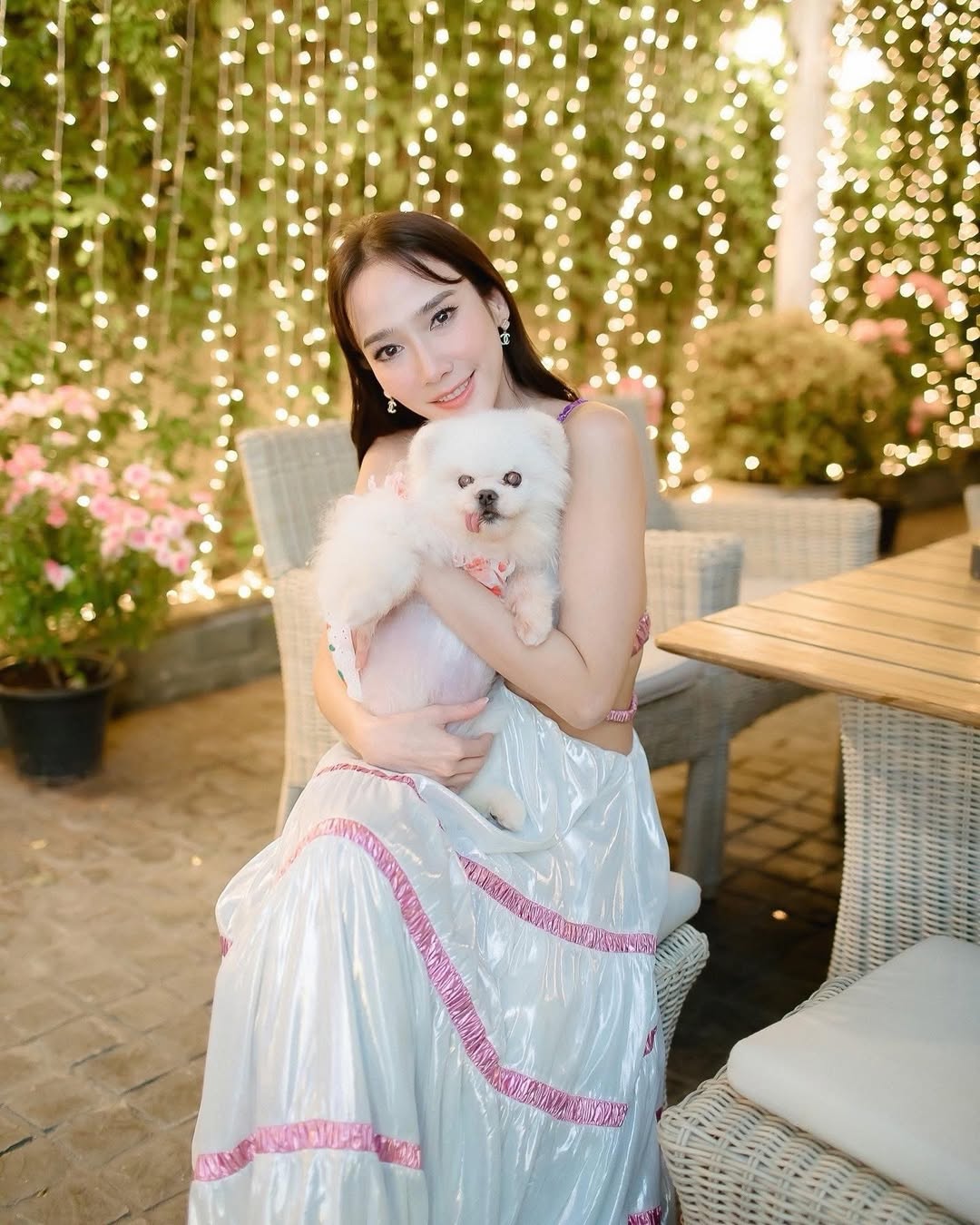 อั้ม - พัชราภา ไชยเชื้อ