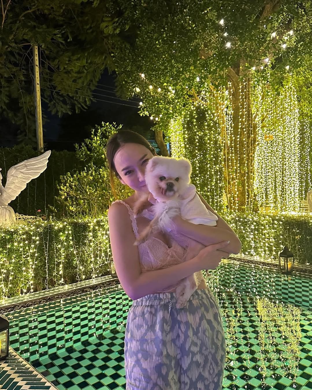 อั้ม - พัชราภา ไชยเชื้อ