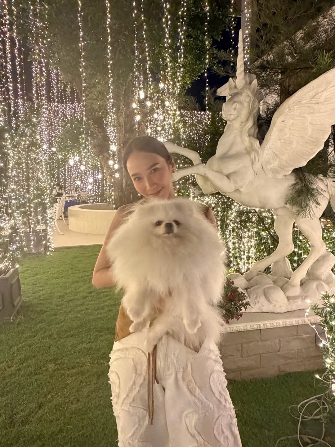 อั้ม - พัชราภา ไชยเชื้อ