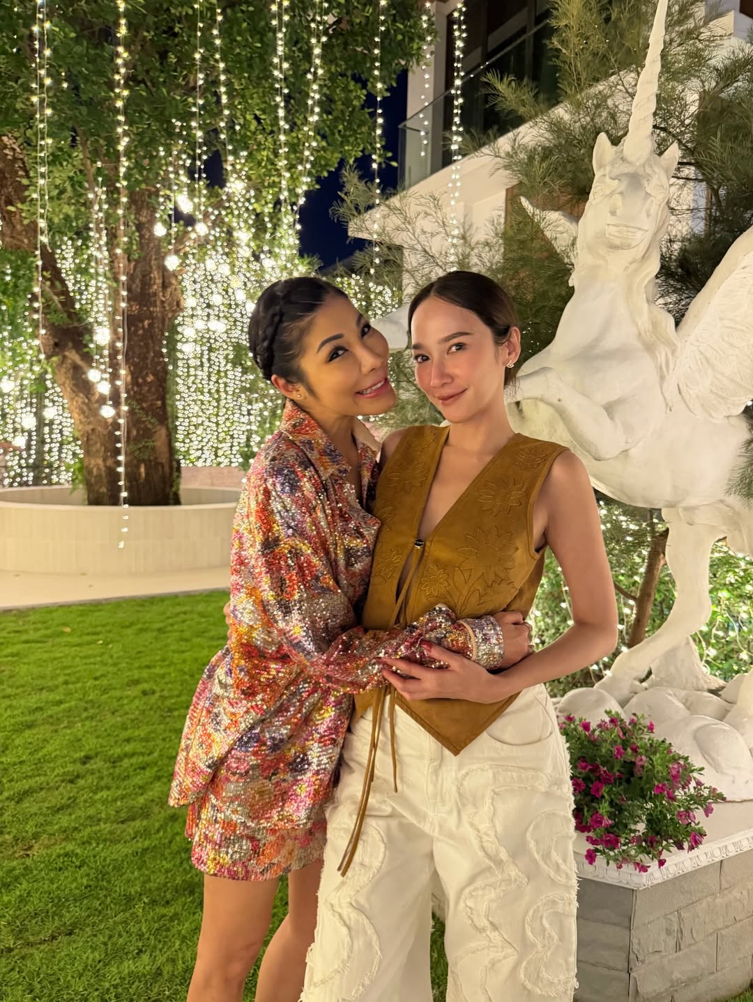 อั้ม - พัชราภา ไชยเชื้อ