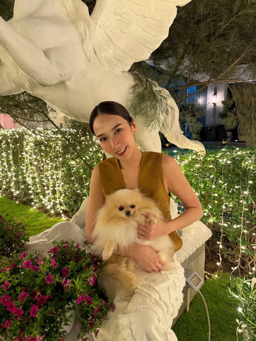 อั้ม - พัชราภา ไชยเชื้อ