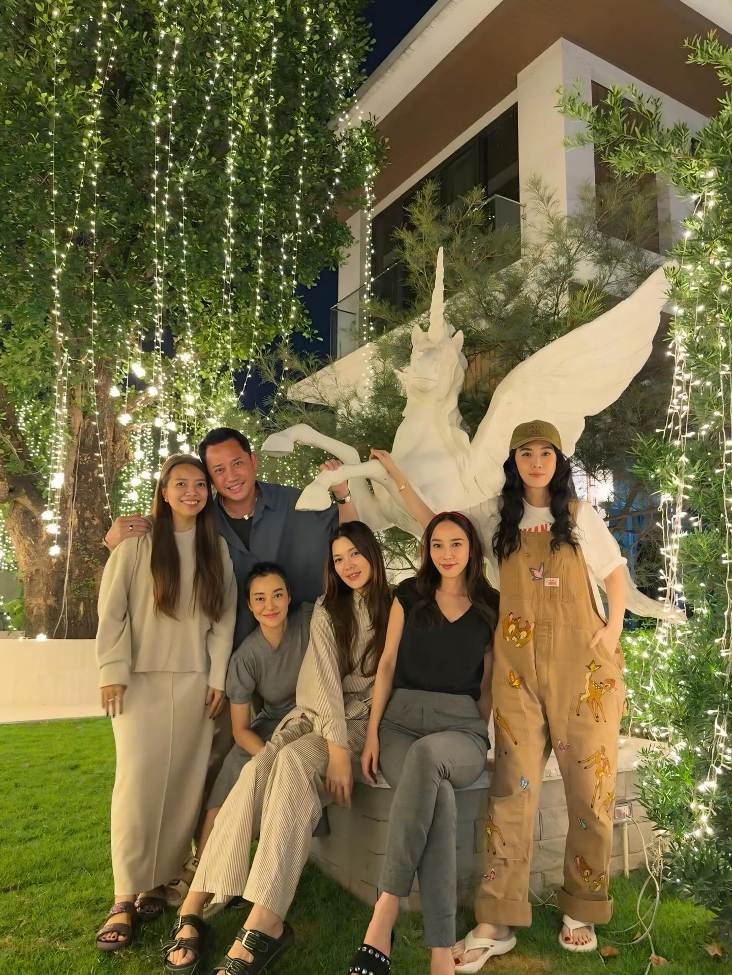 อั้ม - พัชราภา ไชยเชื้อ