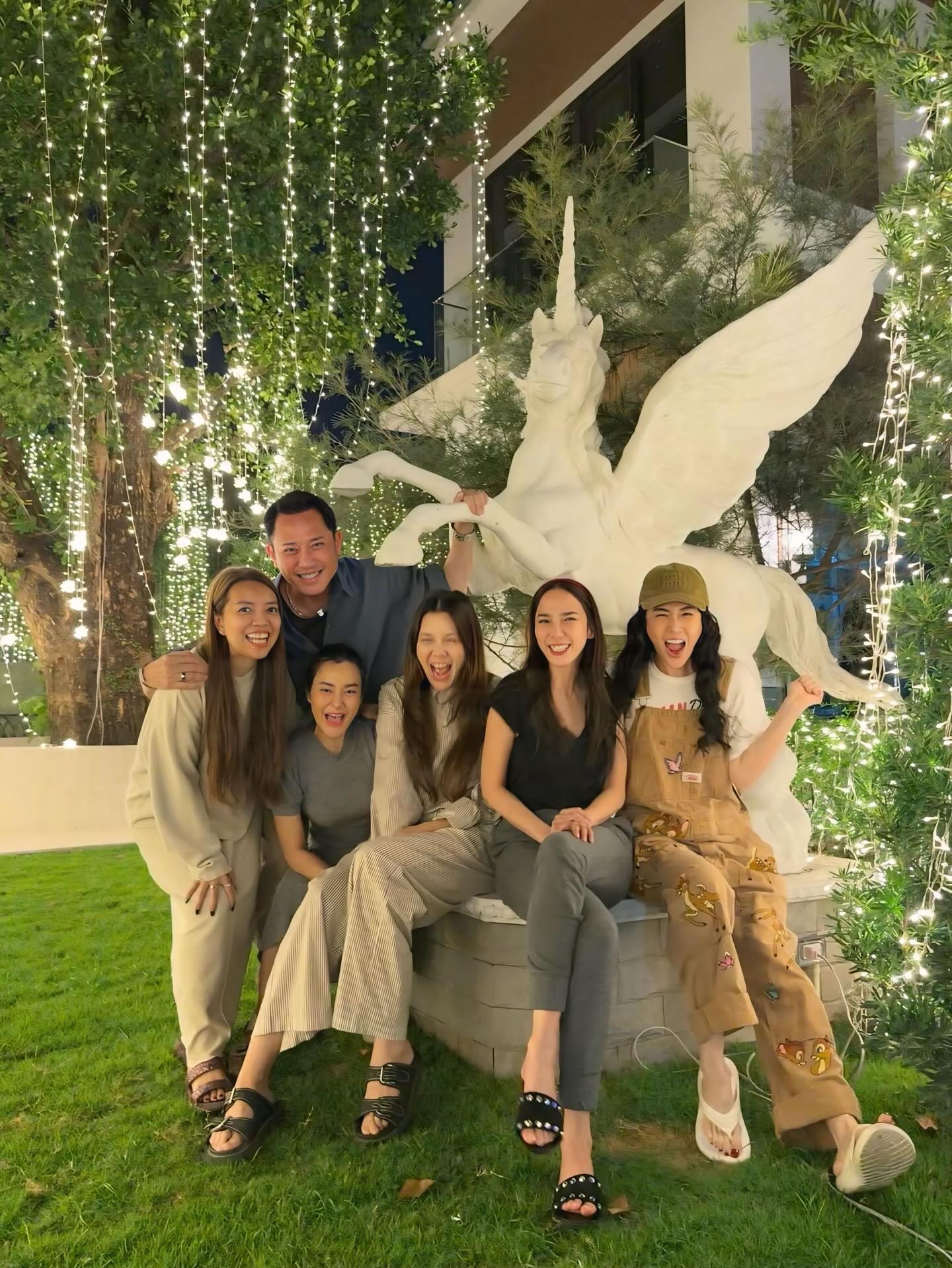 อั้ม - พัชราภา ไชยเชื้อ