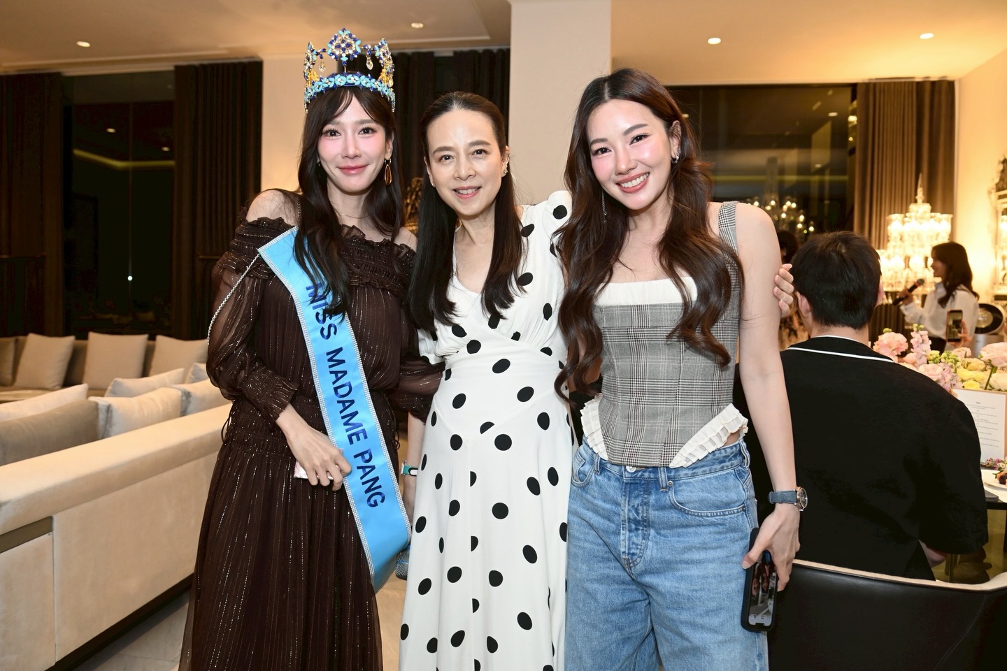 อั้ม - พัชราภา ไชยเชื้อ