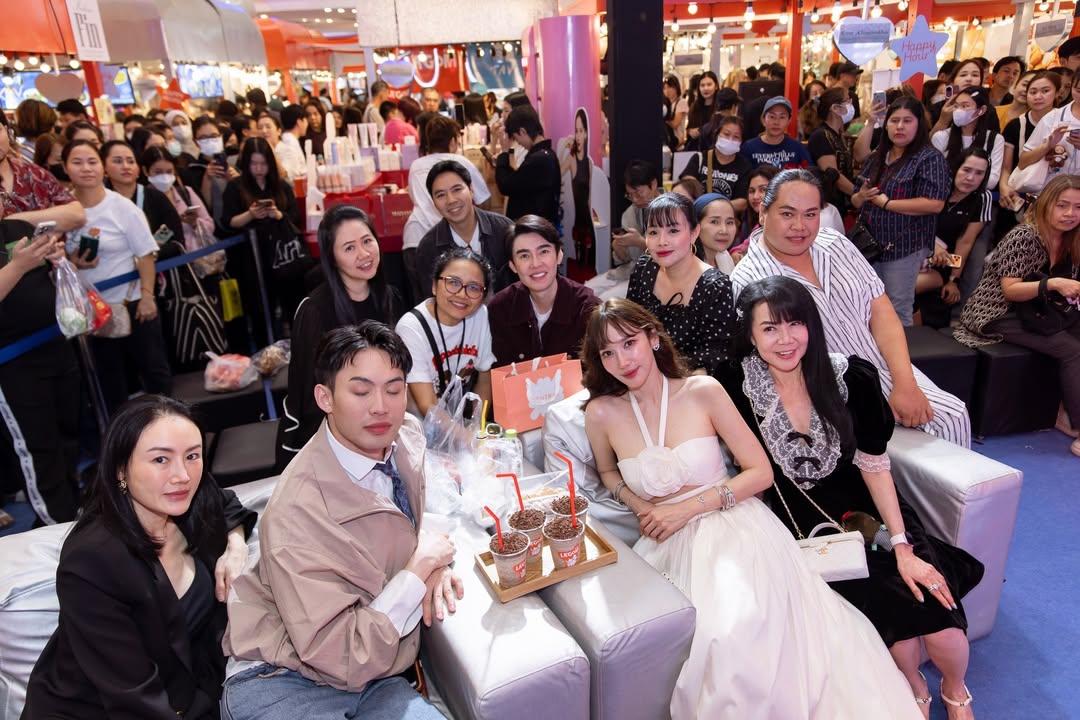 อั้ม - พัชราภา ไชยเชื้อ