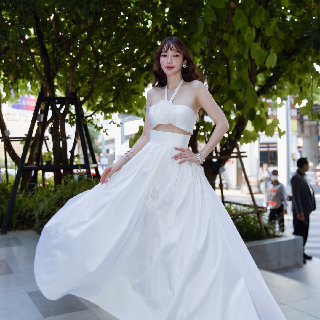 อั้ม - พัชราภา ไชยเชื้อ