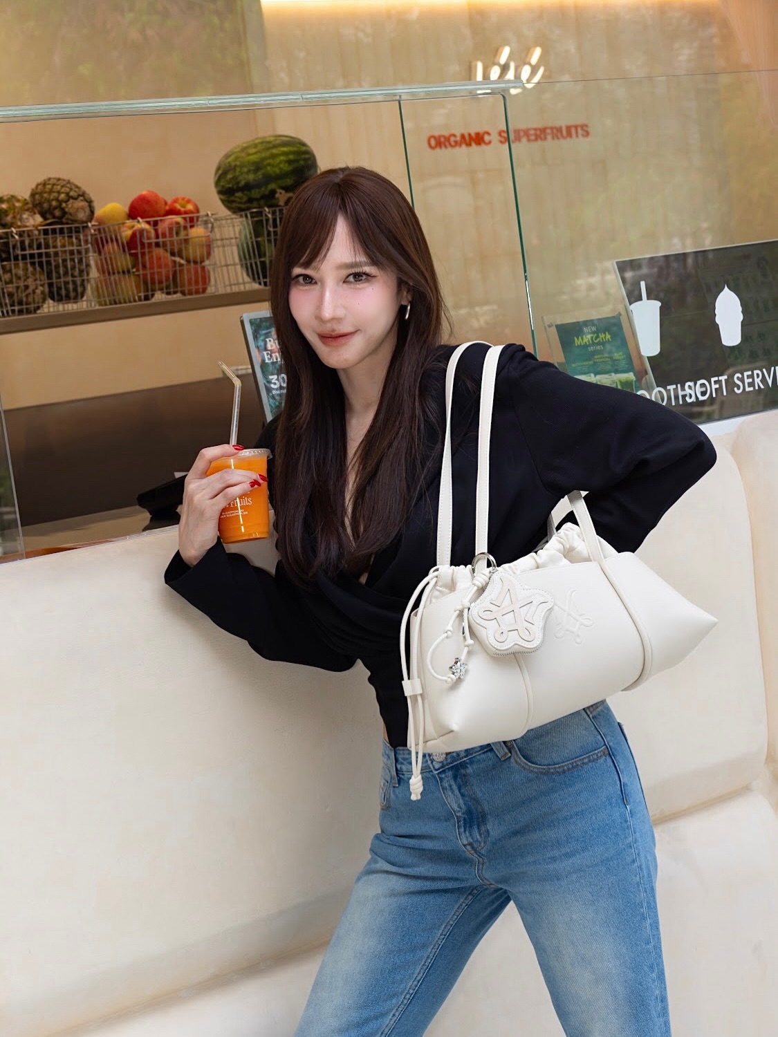 อั้ม - พัชราภา ไชยเชื้อ