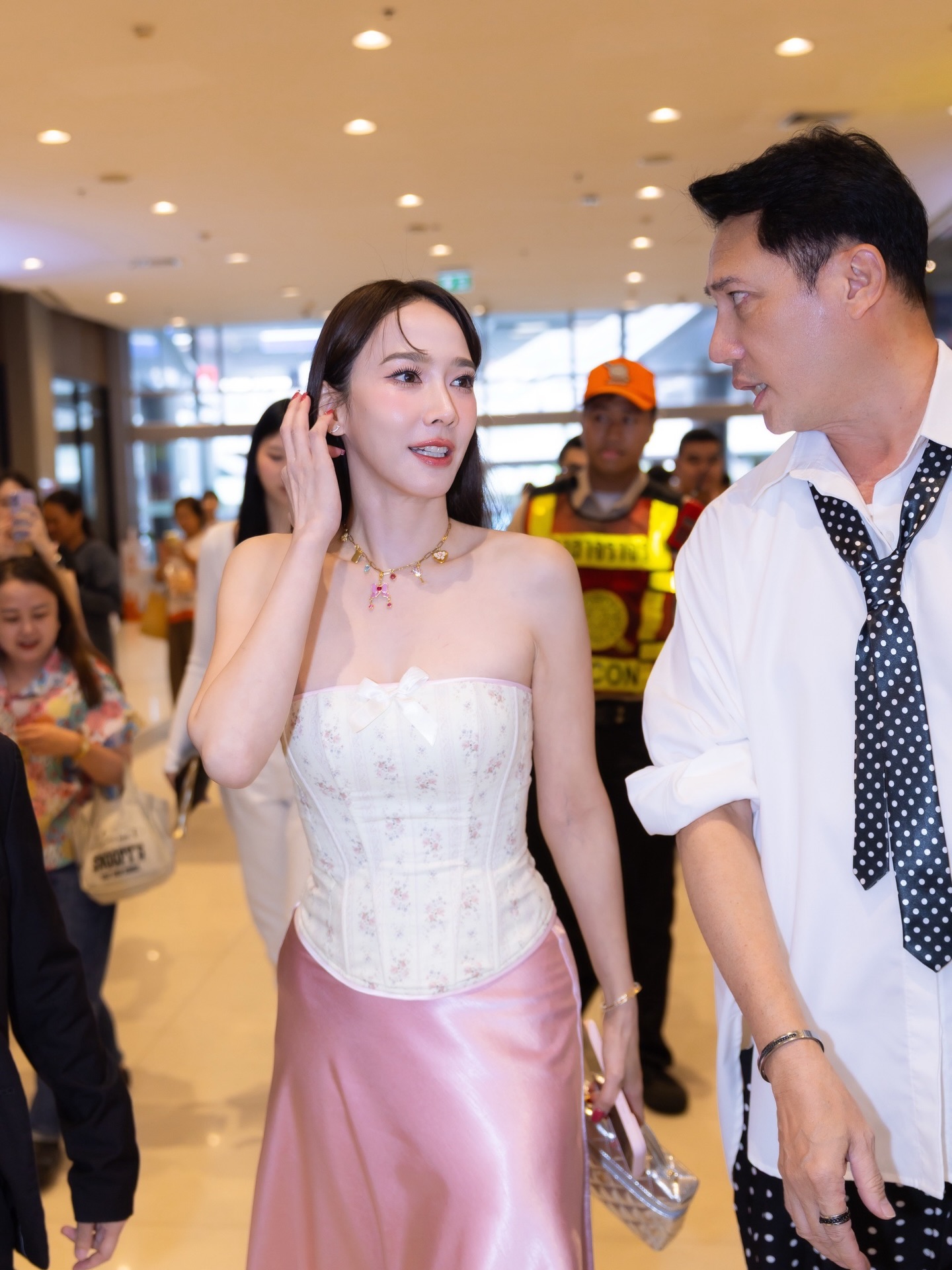 อั้ม - พัชราภา ไชยเชื้อ