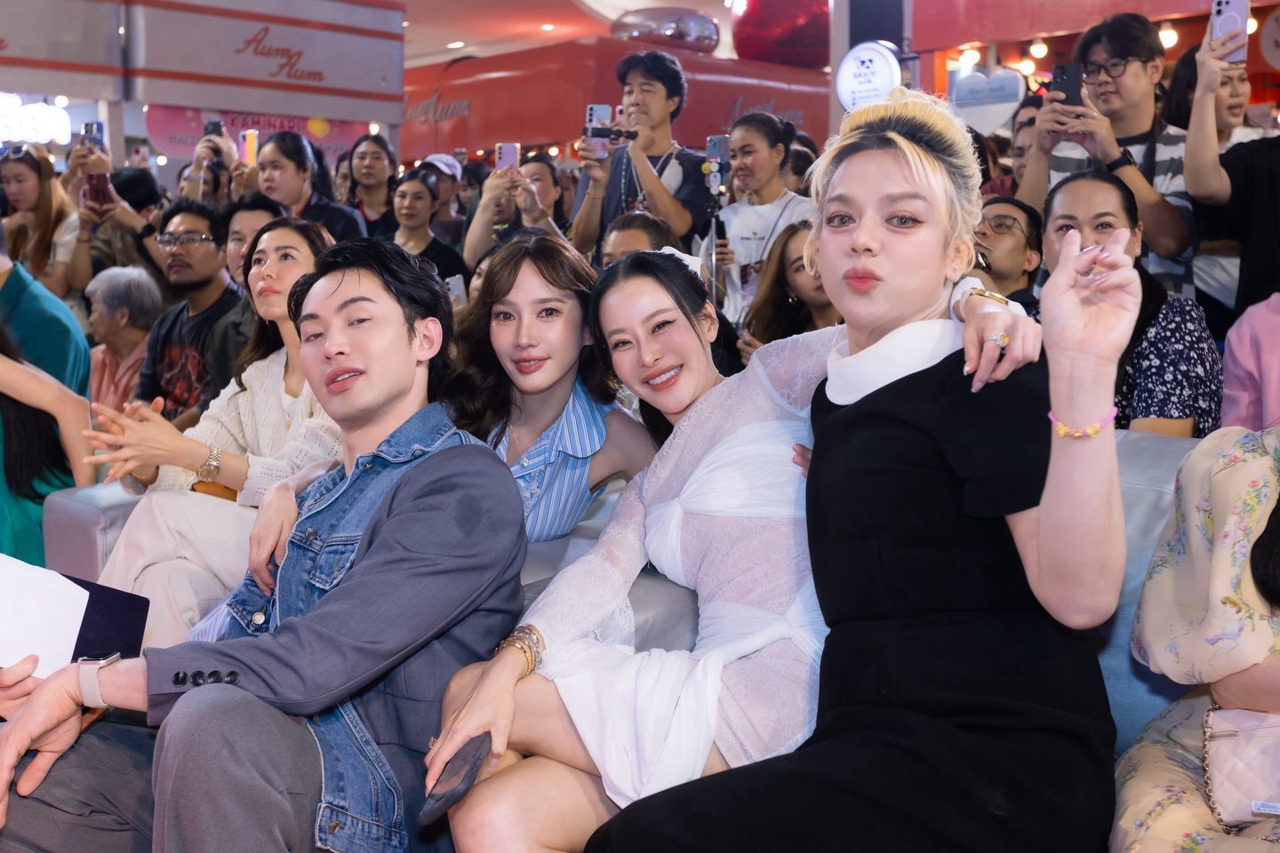 อั้ม - พัชราภา ไชยเชื้อ