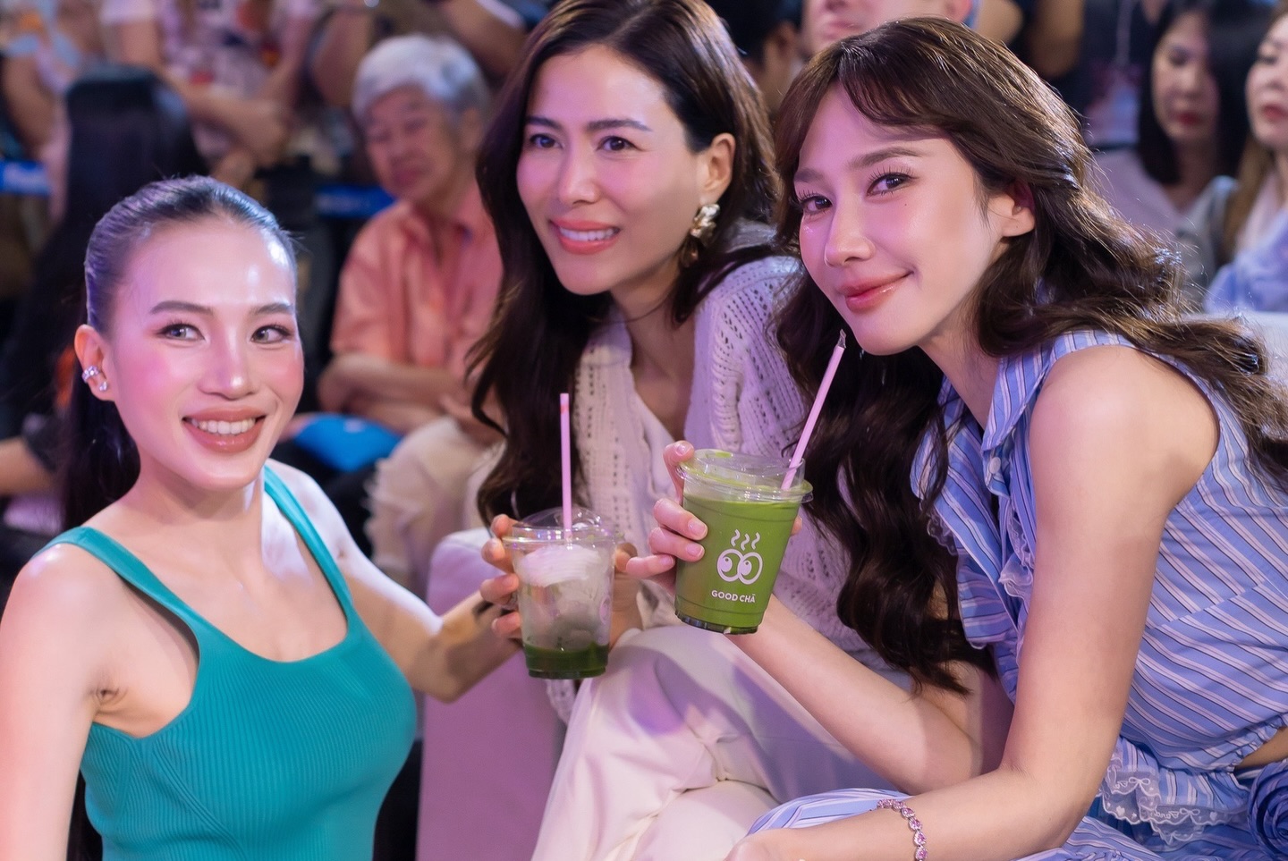 อั้ม - พัชราภา ไชยเชื้อ