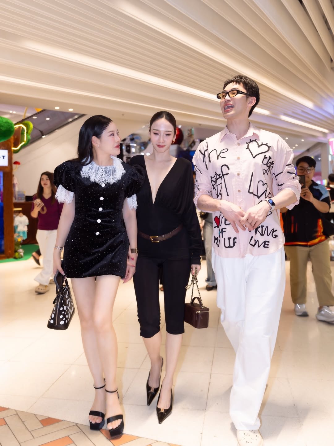 อั้ม - พัชราภา ไชยเชื้อ