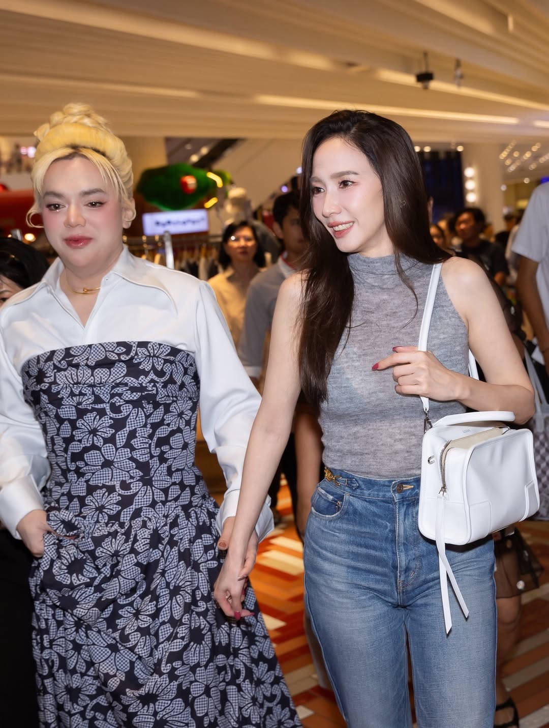 อั้ม - พัชราภา ไชยเชื้อ