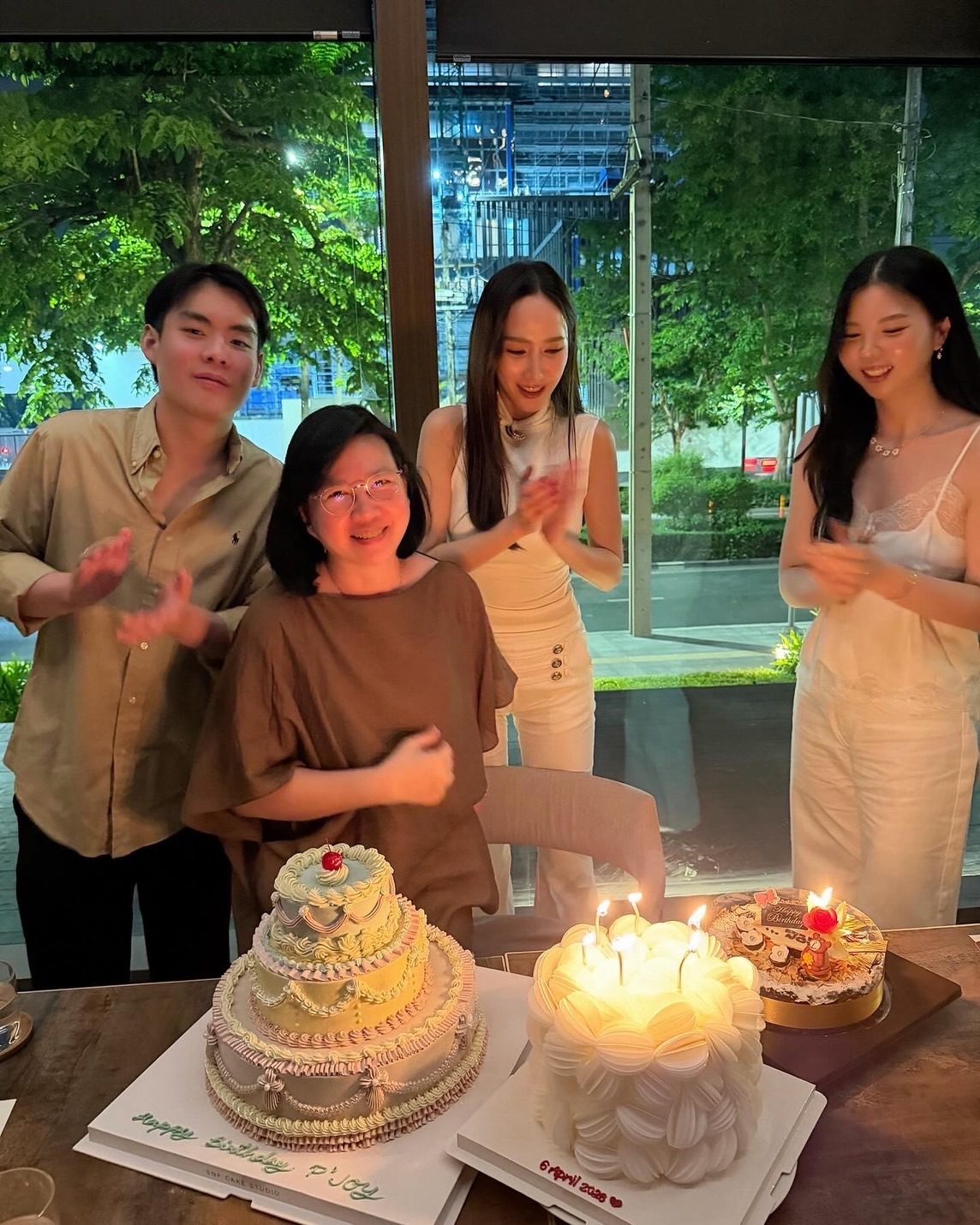 อั้ม - พัชราภา ไชยเชื้อ