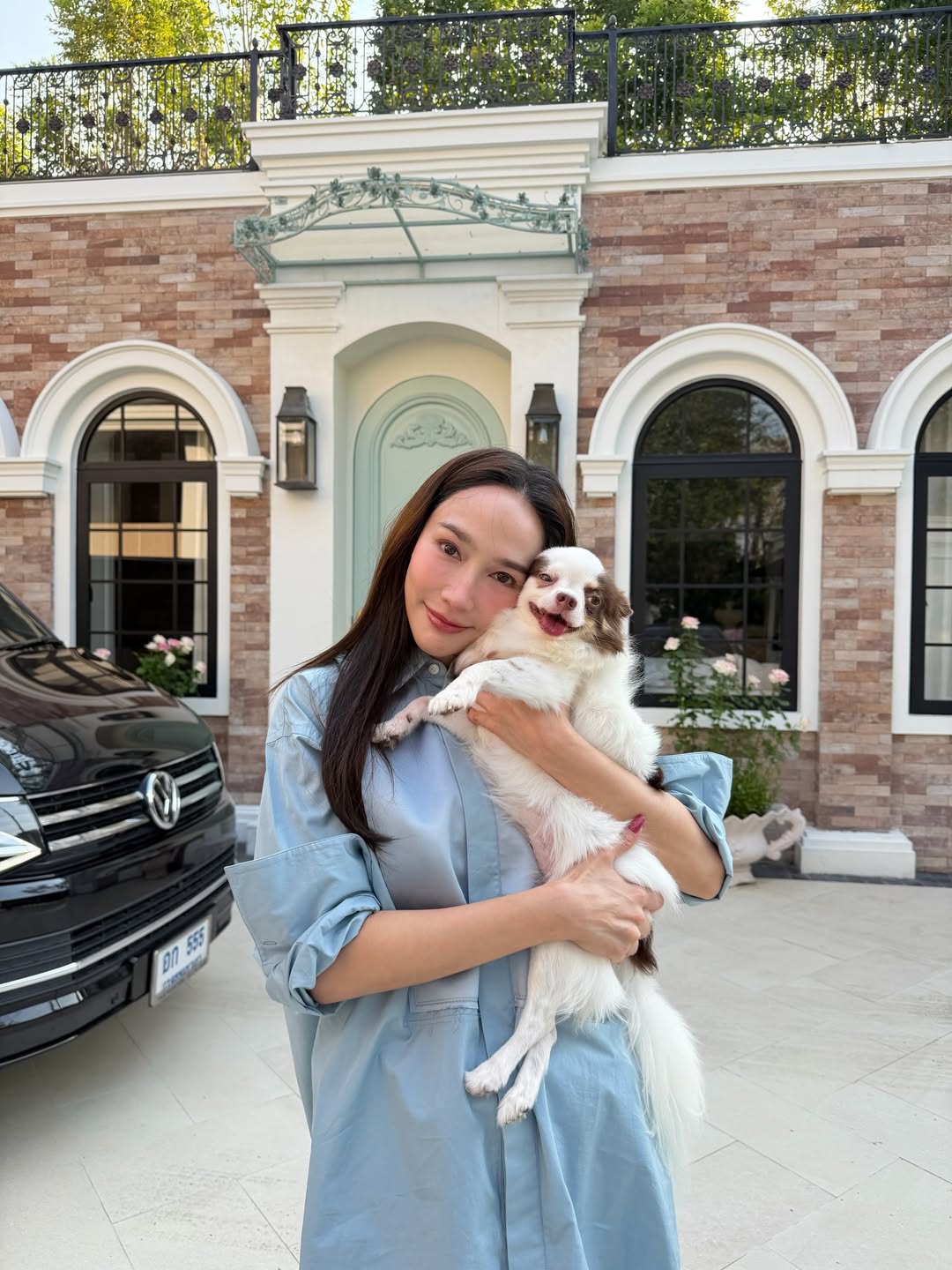 อั้ม - พัชราภา ไชยเชื้อ