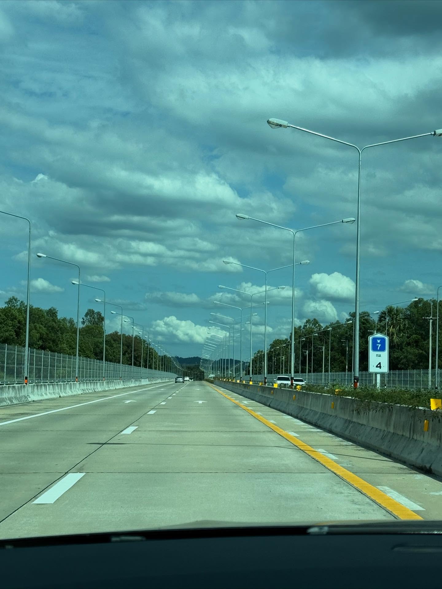 มีนา - ริณา ฉัตรอมรชัย