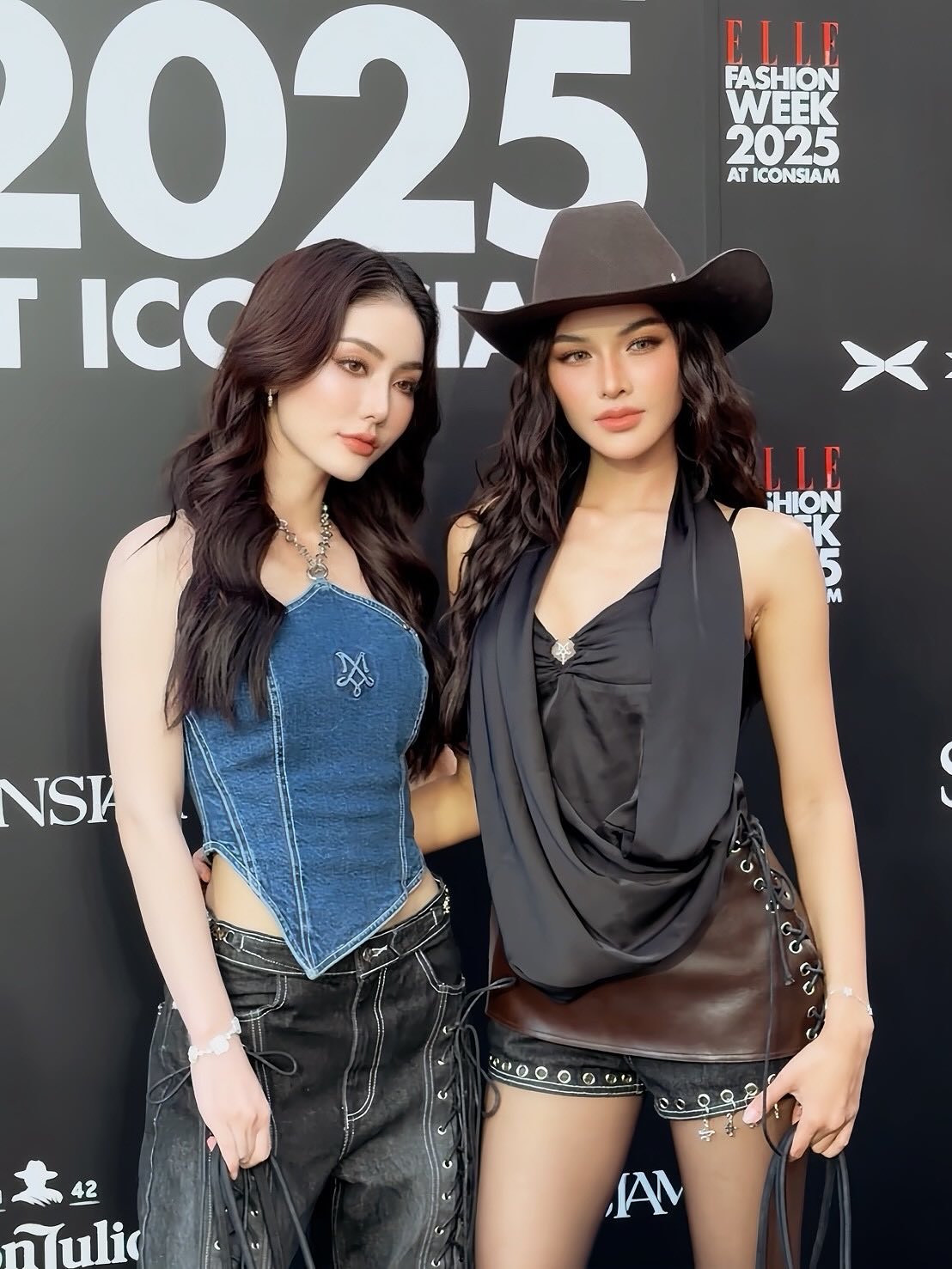 มีนา - ริณา ฉัตรอมรชัย