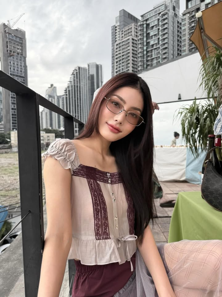 มีนา - ริณา ฉัตรอมรชัย