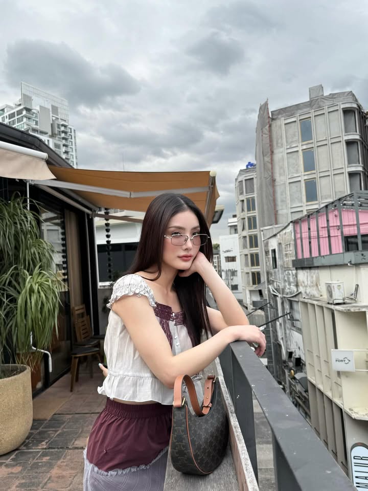 มีนา - ริณา ฉัตรอมรชัย