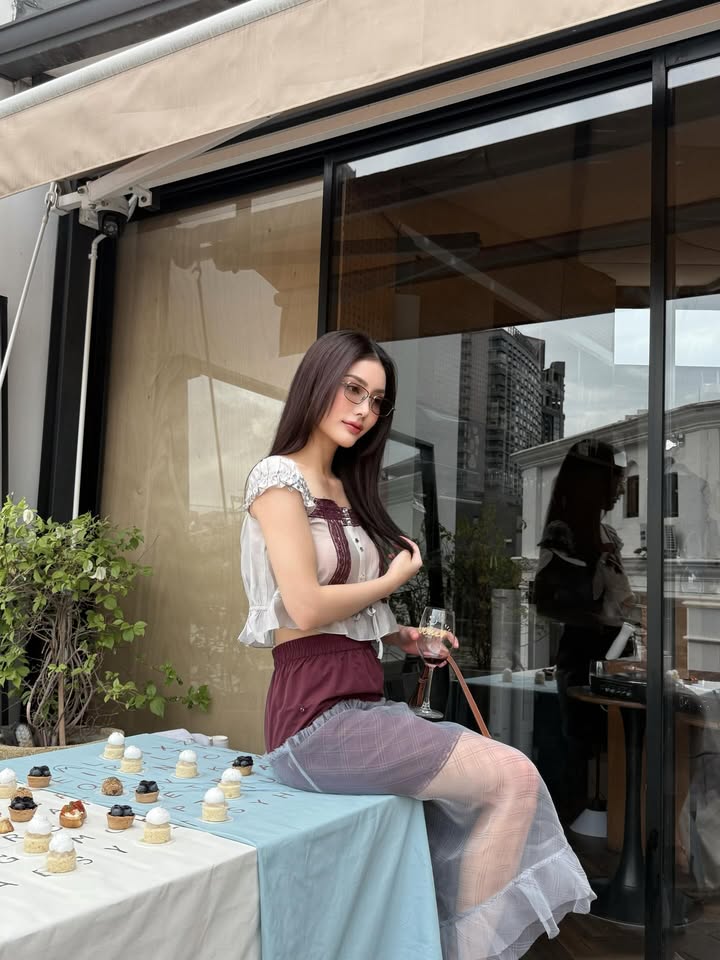 มีนา - ริณา ฉัตรอมรชัย