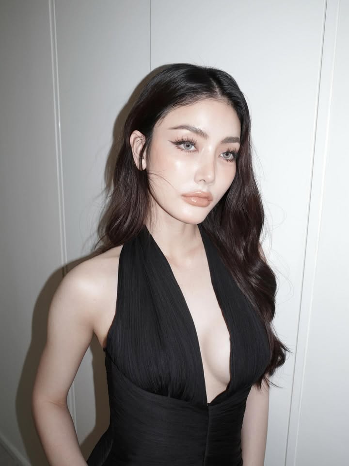 มีนา - ริณา ฉัตรอมรชัย