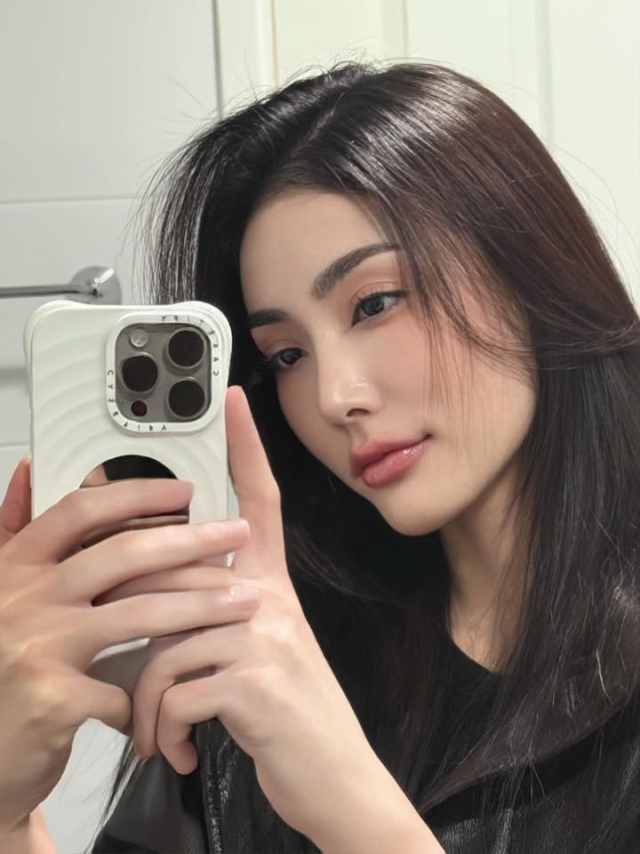 มีนา - ริณา ฉัตรอมรชัย