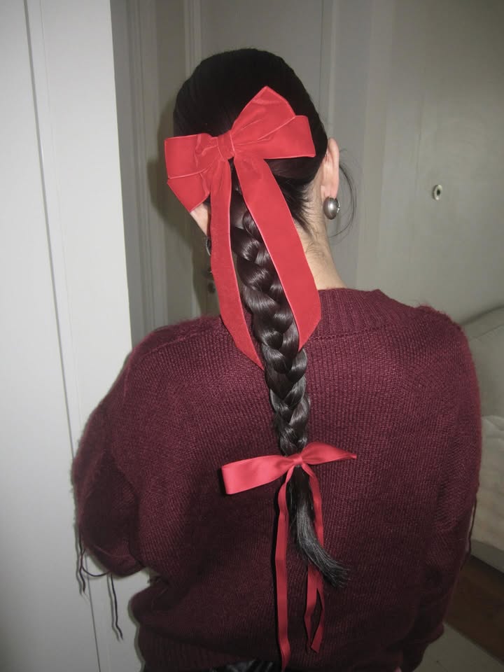 มีนา - ริณา ฉัตรอมรชัย