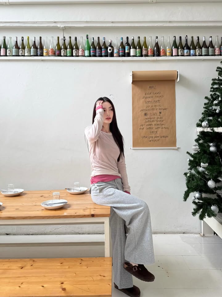 มีนา - ริณา ฉัตรอมรชัย