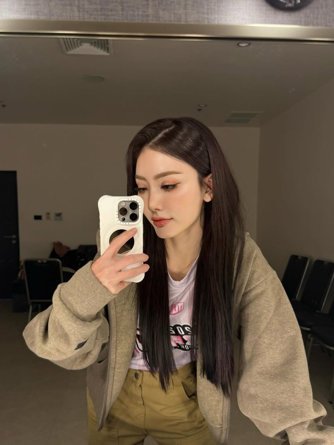 มีนา - ริณา ฉัตรอมรชัย