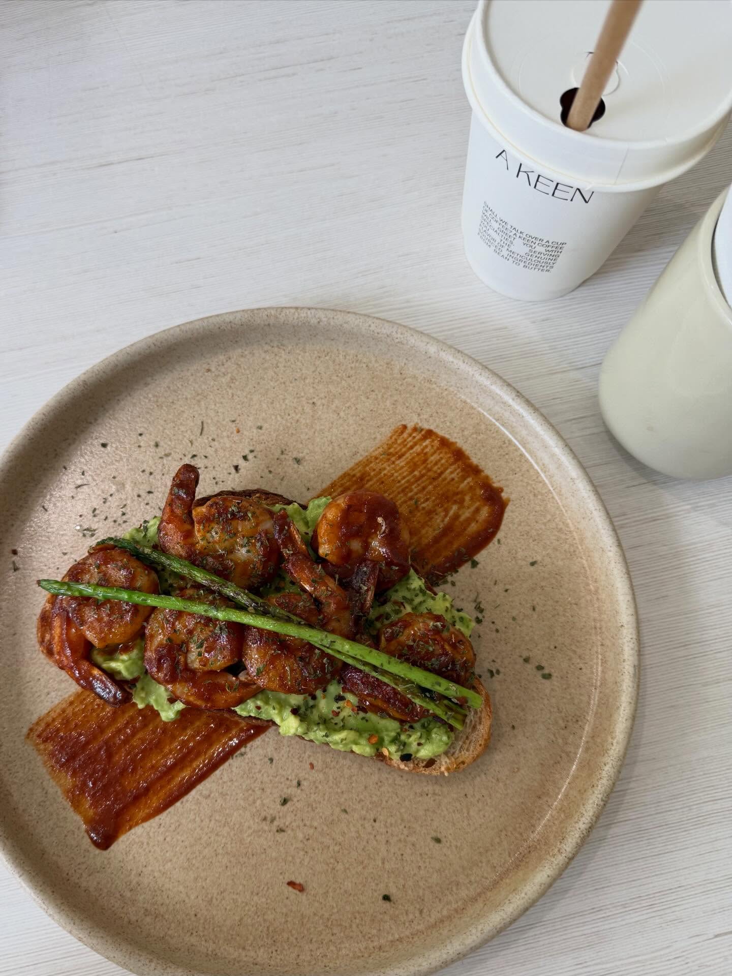 มีนา - ริณา ฉัตรอมรชัย