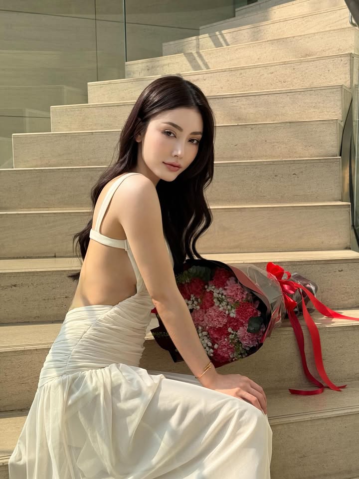 มีนา - ริณา ฉัตรอมรชัย