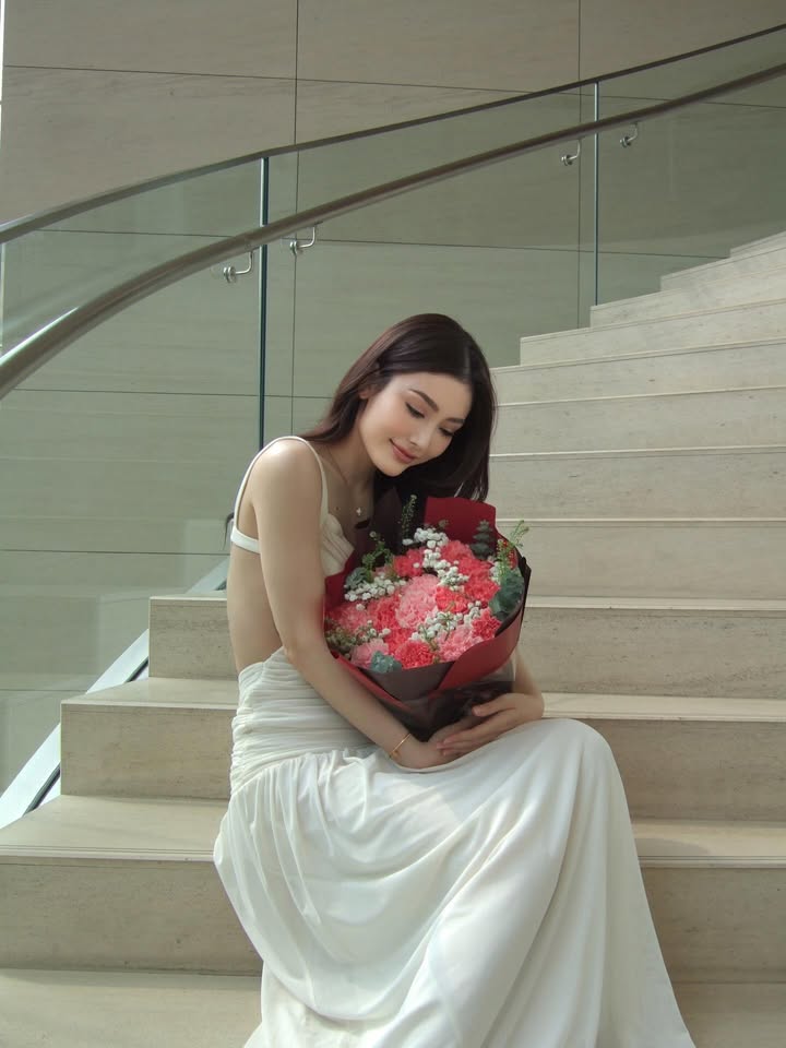 มีนา - ริณา ฉัตรอมรชัย