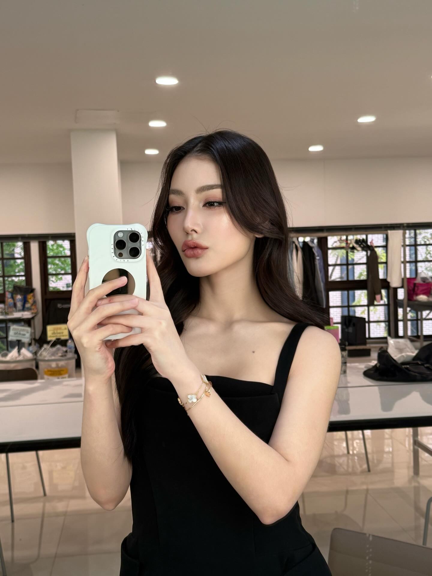 มีนา - ริณา ฉัตรอมรชัย