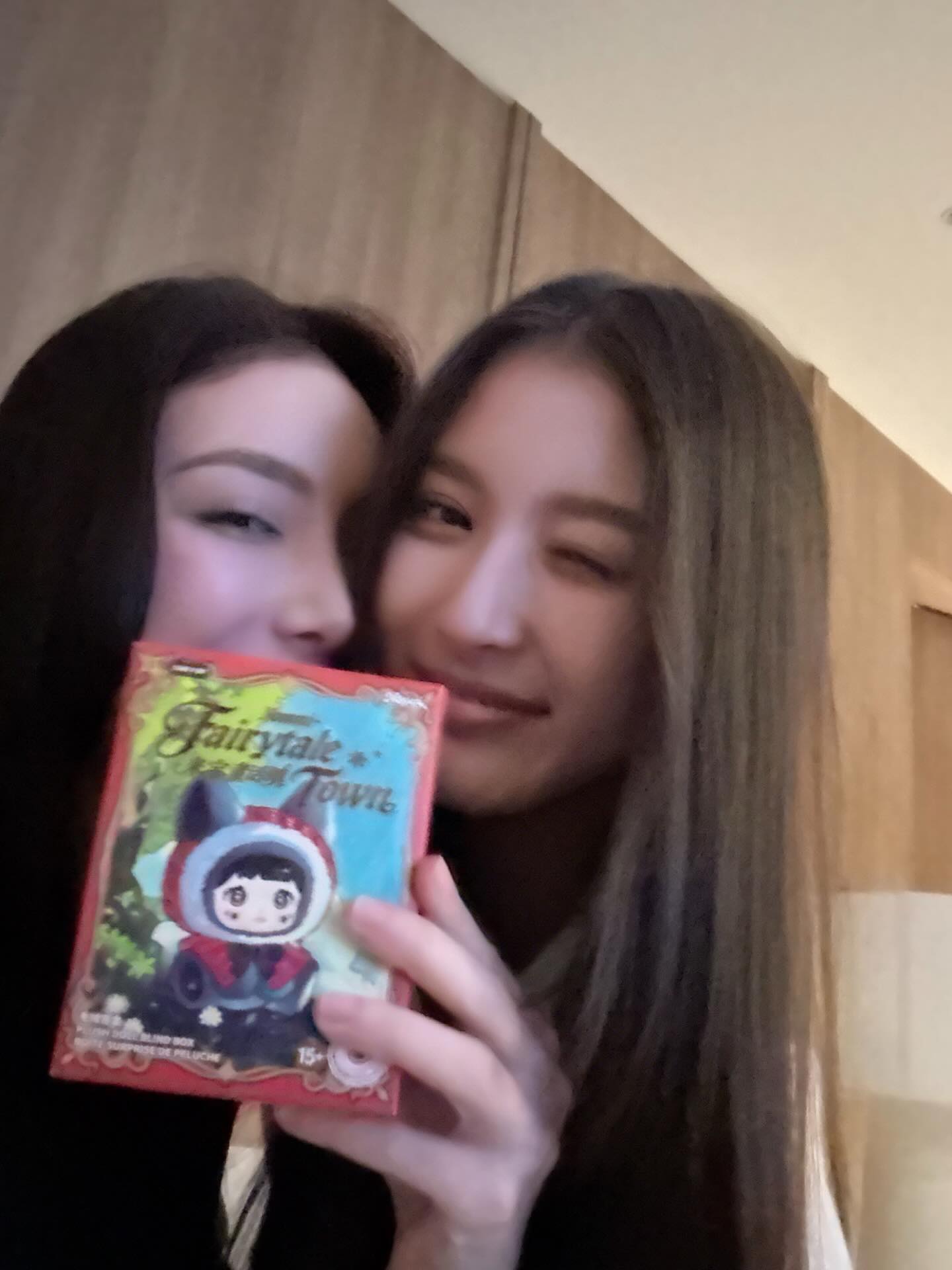 มีนา - ริณา ฉัตรอมรชัย