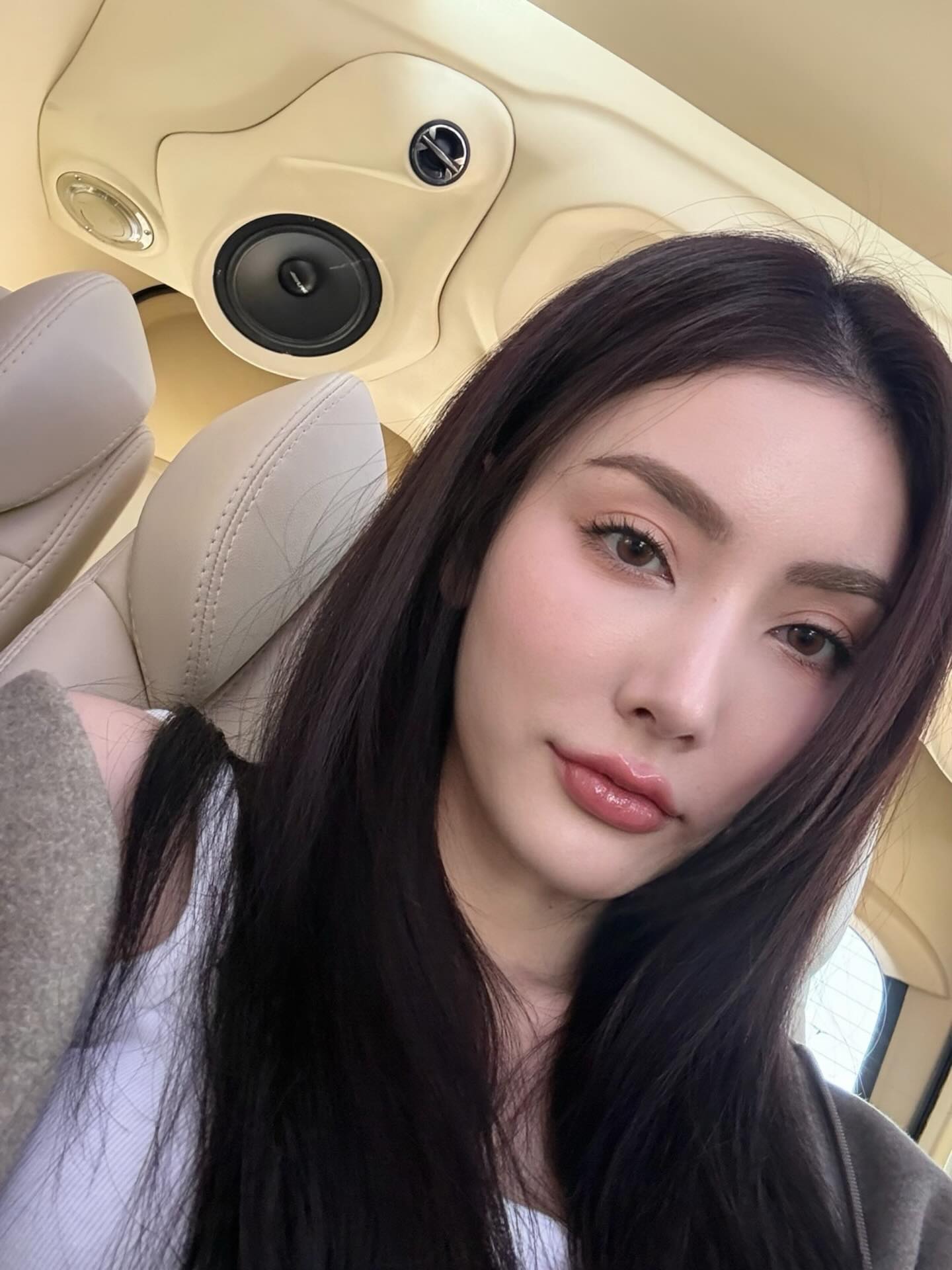 มีนา - ริณา ฉัตรอมรชัย